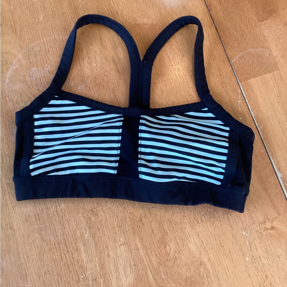 Lululemon Pump It Up Sports Bra In Mint Moment  - size 4 - missing pads